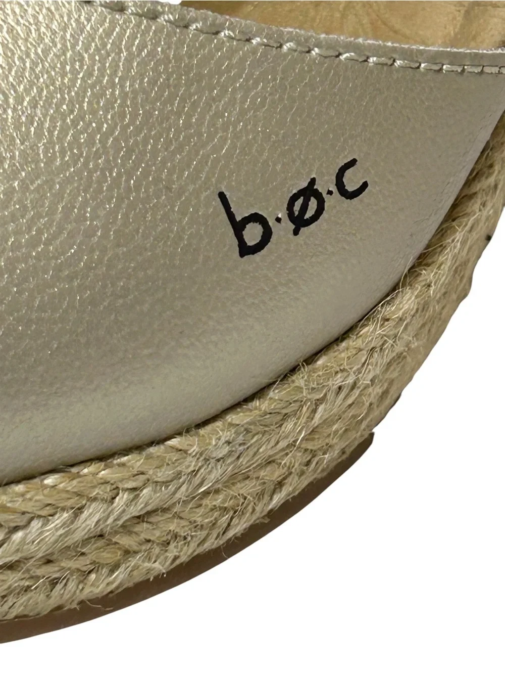 B.O.C .Women’s  Size 8M US Sandals Strappy Synthetic Beige Platform Wedge Z52346